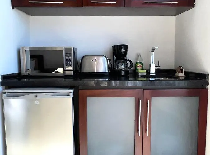 Apartment Amazing Luxury Penthouse With Sunset,sunrise View, Private Jacuzzi And Rooftop Pool
